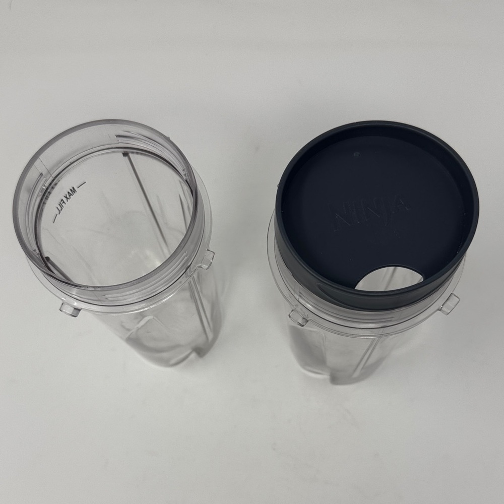 2 Ninja Blender Cups 1 Lid - Picture 2 of 4